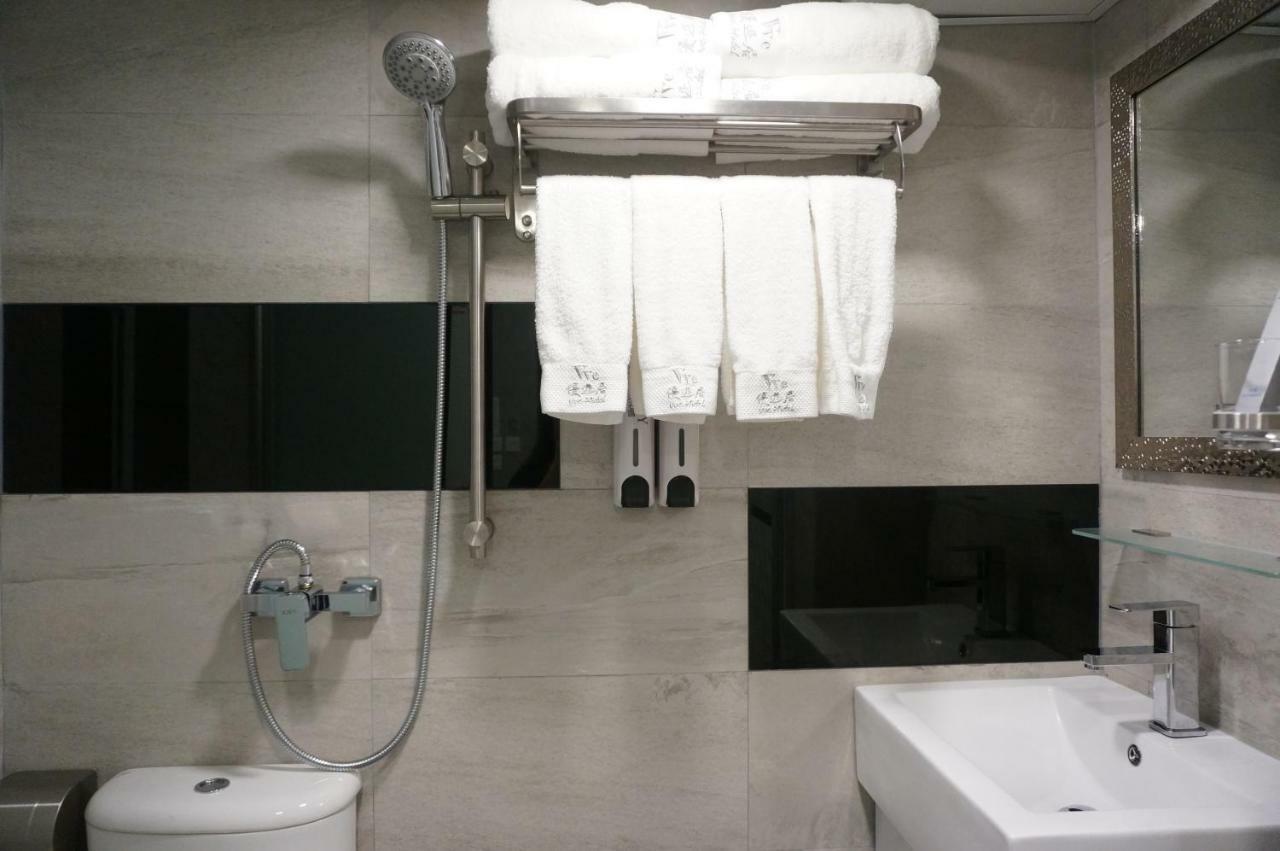 Vve Vve Hotel Гонконг Экстерьер фото